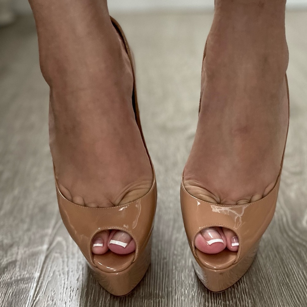 Christian Louboutin - Highness 160 Patent Leather Pumps - Picture 11 of 11